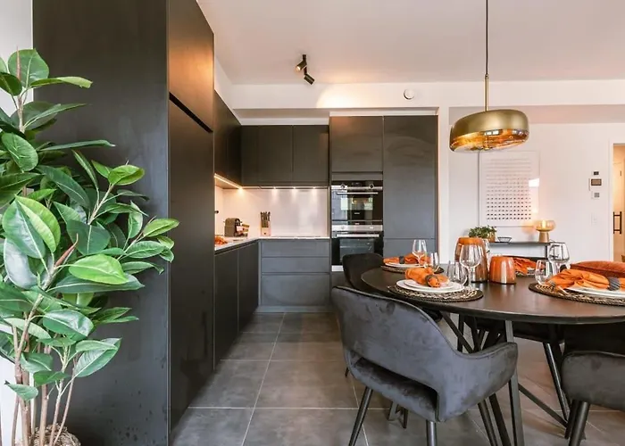 Huswell - Cozy A Stone's Throw From The *