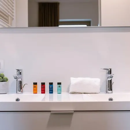 Apartment Huswell - Cozy A Stone's Throw From The